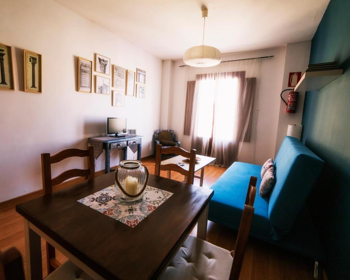 Apartamentos Turisticos Architettura Ubeda מראה חיצוני תמונה