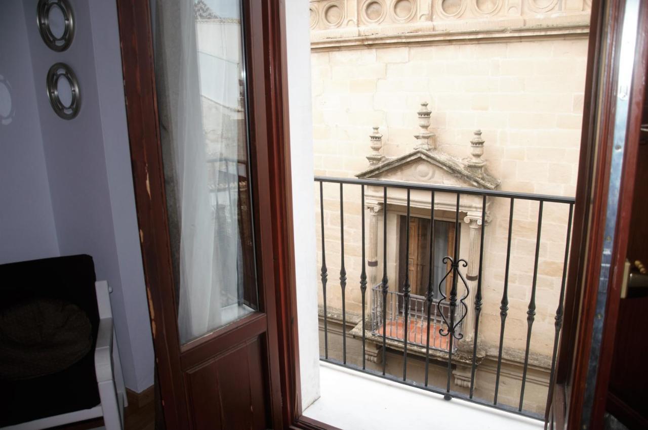 Apartamentos Turisticos Architettura Ubeda מראה חיצוני תמונה