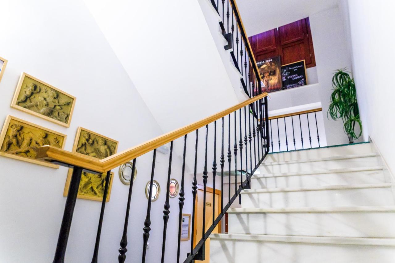 Apartamentos Turisticos Architettura Ubeda מראה חיצוני תמונה